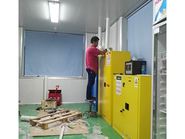 水冷螺桿式冷水機(jī)組